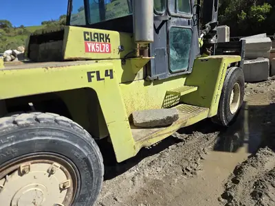 USED 1987 CLARK C500-Y300D