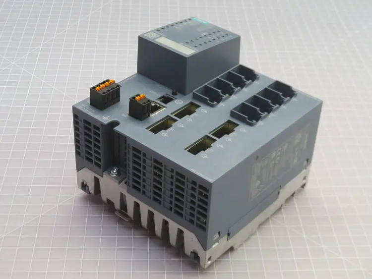 New | in-Stock SIEMENS XM408-4C Network Switches Texas US | Aucto #1308410