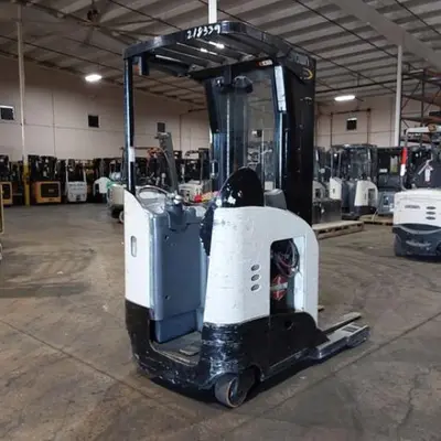 USED 2016 CROWN RR5725-45