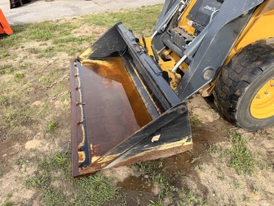 Used 2015 JOHN DEERE 326E WITH 1,162 HOURS Skid Steer Loaders Michigan US | Miedema Asset Management Group #1424758