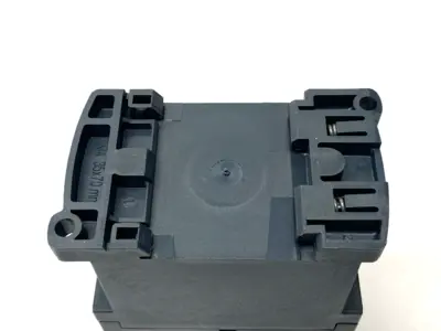 Used Schneider Electric IEC Contactor 3P 18A 480VAC 24VDC Coil PLC Contactors Michigan US | Maverick Industrial Sales #1401774