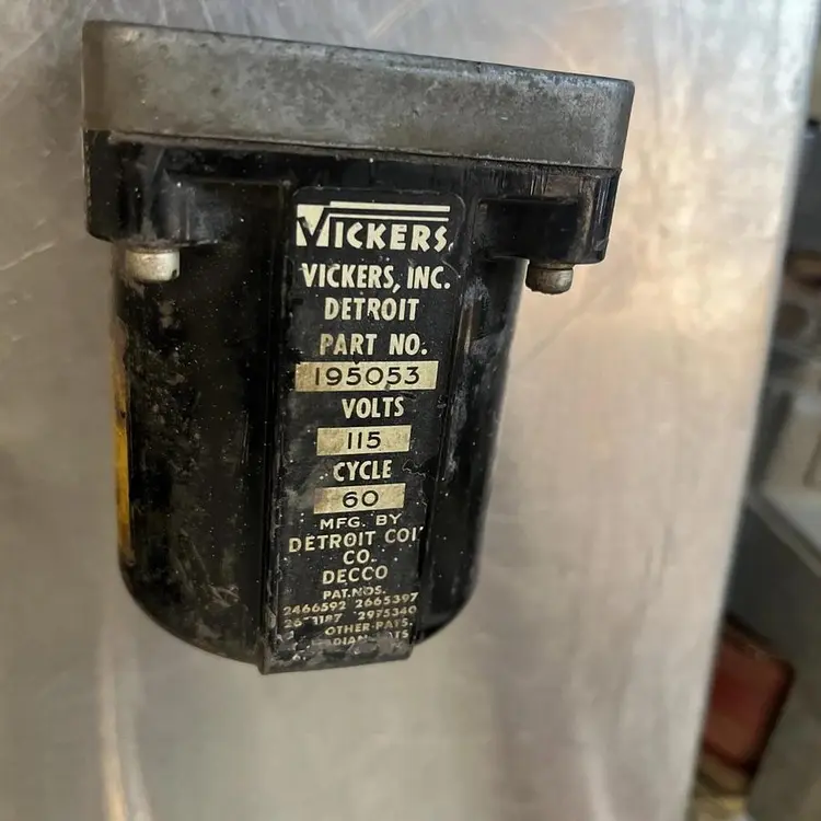 Used VICKERS 195053 Solenoid Valves Ohio US | Surplus Asset Holdings #1578772