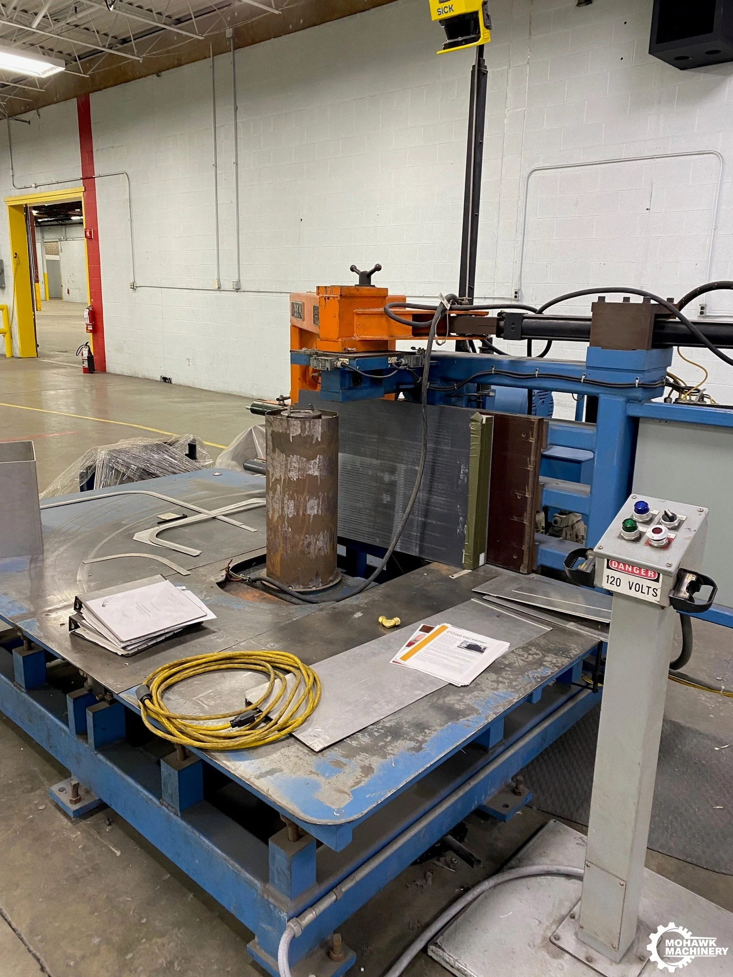 24" TRU-CUT INC VERTICAL HYDRAULIC SINGLE/DOUBLE BEND REFRIGERATOR & AIR CONDITIONER RADIUS ARM-TYPE COIL BENDER w/DIES - 15 HP HYDRAULIC UNIT