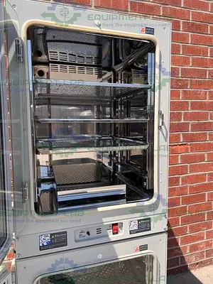 USED SANYO MCO-18 AIC CO2 DUAL STACKED INCUBATOR 170L, 110- 120V