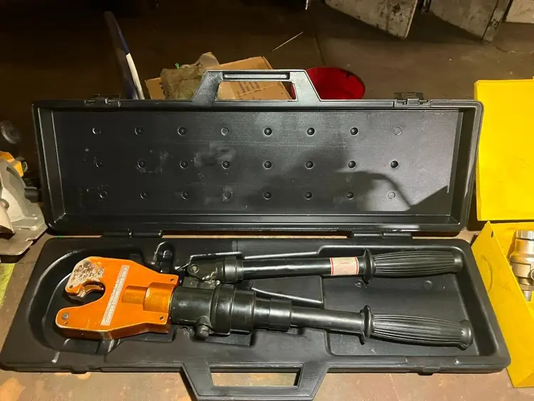 Used _UNKNOWN_ _UNKNOWN_ Wire Crimpers Ohio US | Myron Bowling Auctioneers Inc #1504338