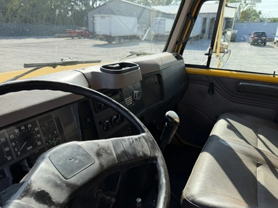 Used 2001 INTERNATIONAL 4900 4X2 Box trucks Indiana US | Miedema Asset Management Group #1414683