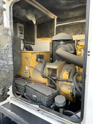 USED 2000 CATERPILLAR XQ105