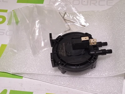 WORLD MAGNETICS PS100 SERIES PS112-A1310-A004 INITIAL 0N=0.5mbar 2103504D - NEW