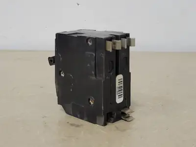 USED SQUARE D QO220