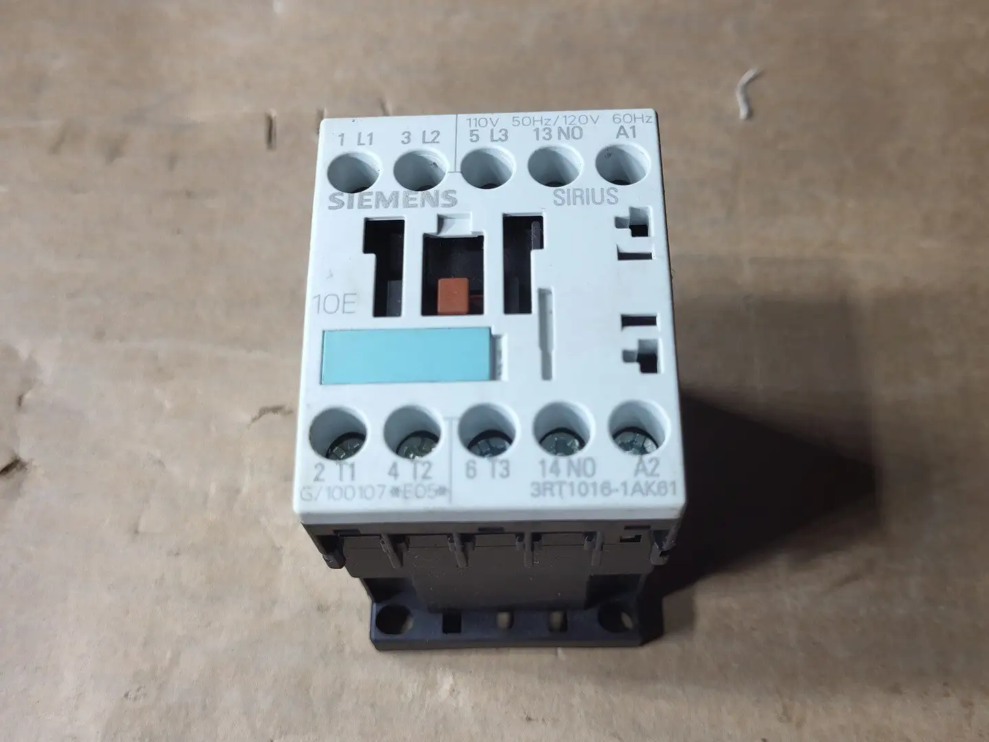 NEW SIEMENS 3RT1016-1AK61