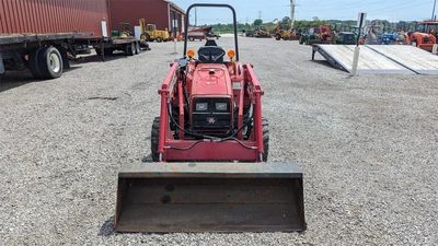 USED 2001 MASSEY FERGUSON 1233