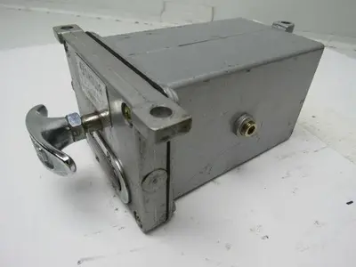 Devco Showa EA-8 HUR Manual One Shot Lubrication Pump W/Aluminum Reservoir