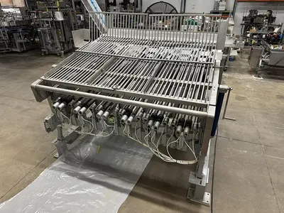 USED HUGHES EQUIPMENT CO. 12 LANE POWER SWEET CORN HUSKER & VIBRATORY FEEDER 032-4941D