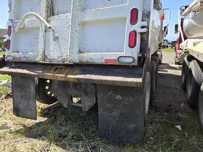 USED 2015 PETERBILT 579