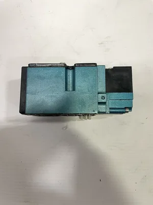 MAC 82A-AD-000-TU-DDAP-1DK 4-Way Solenoid Directional Spool Valve 24V 150PSI NIB