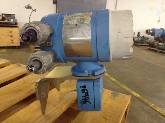 Used Endress Hausser 33FT1F-MD1FD11F21A Temperature Control and Mixing Instruments Minnesota US | Peak Machinery, Inc. #289060