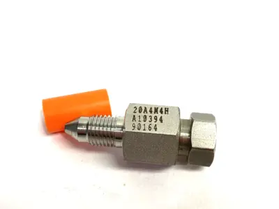 USED BUTECH HIGH-PRESSURE ADAPTOR, 1/4" HP TO 1/4" MP 20,000PSI