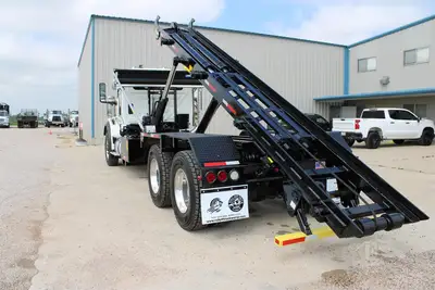 New | in-Stock 2026 INTERNATIONAL HX Rolloff Trucks Texas US | Roll Off Truck World #1491834