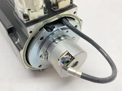 USED KOLLMORGEN SERVO MOTOR 6000RPM 7.7A 640VDC 1.25KW