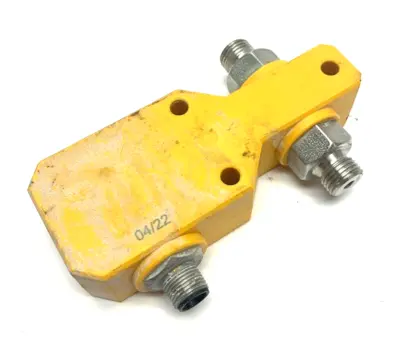 FCI-D04A4P-AP8X-H1141 | Turck  Class 2 Inline Flow Control Sensor 24VDC - Used