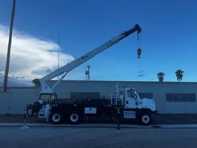Used 2015 FREIGHTLINER 108SD Service & Utility Trucks Florida US | Truck and Van Outlet #1509214