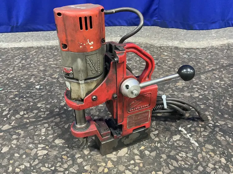 Used MILWAUKEE TOOL 427020 Portable Drills including Magnetic Base Ohio US | HGR 24 #1508135