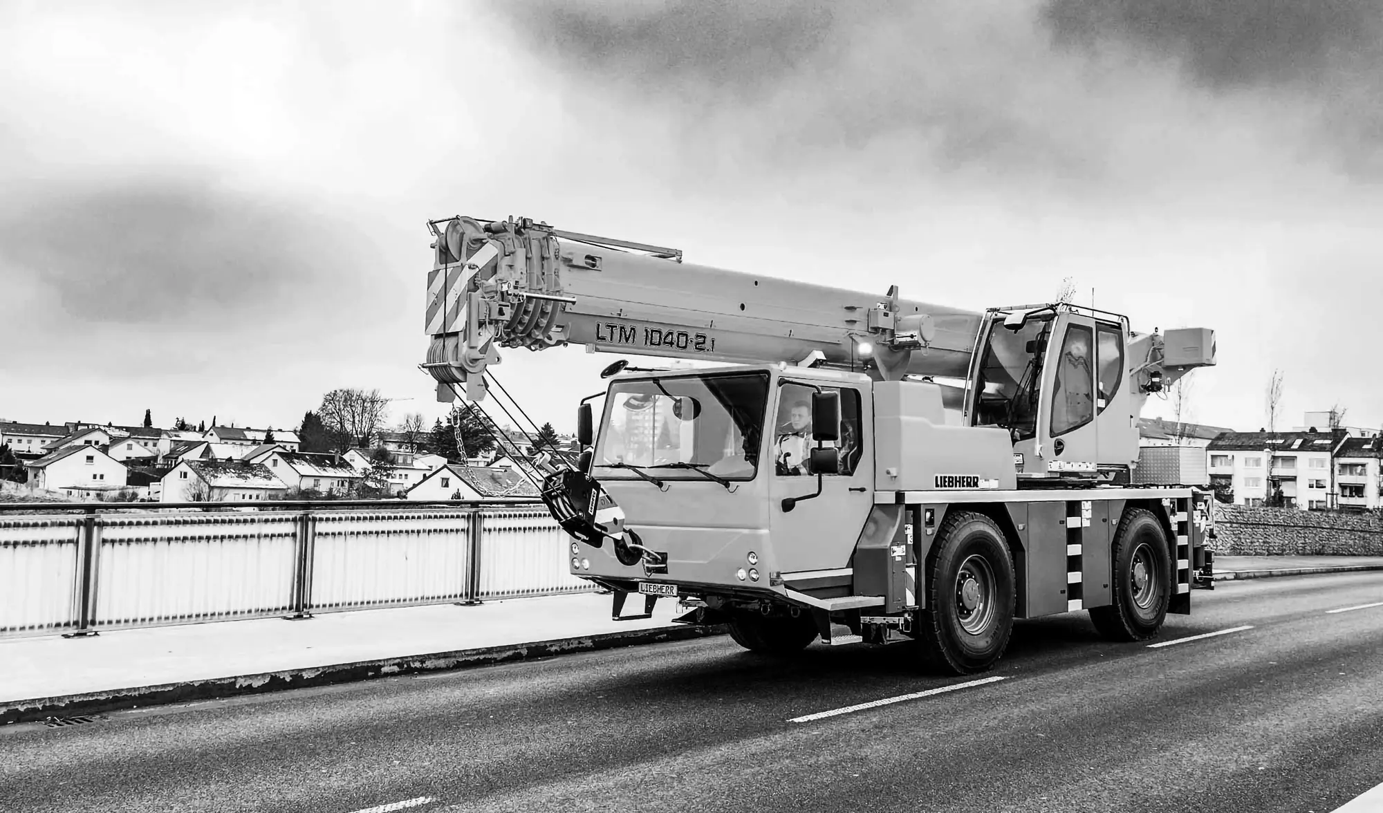 Used 2014 LIEBHERR LTM 1040-2.1 Rough Terrain Cranes Texas US | Uriquip #1421144