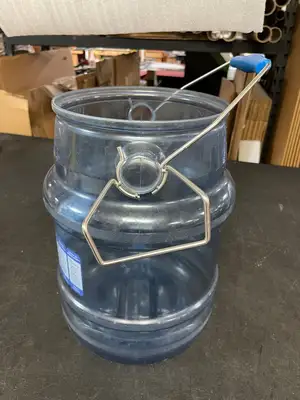 Used San Jamar Used San Jamar SI6100 Shorty Saf-T-Ice 5 Gallon Polycarbonate Ice Tote - JD Food Preparation & Supplies Illinois US | Falcon Restaurant Supply #1375188