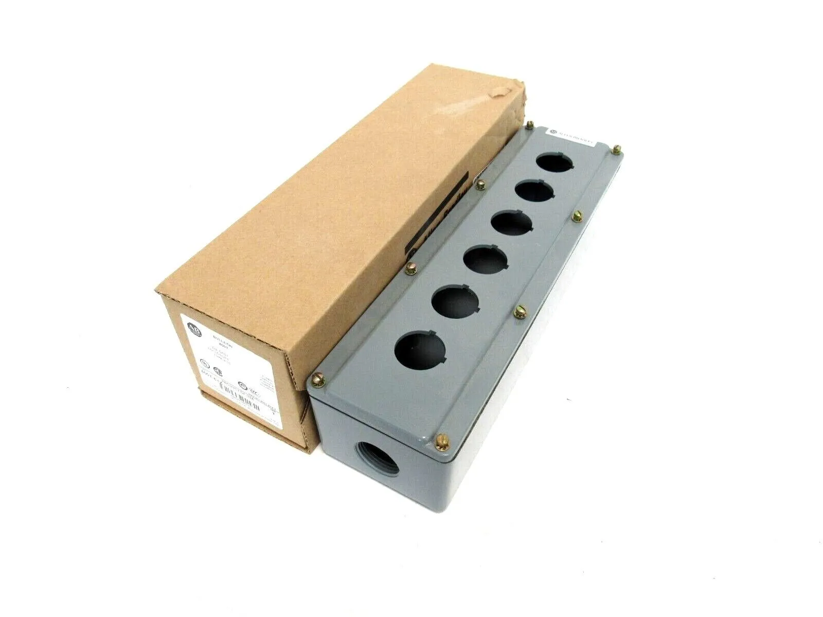 NEW ALLEN BRADLEY 800T-6TZ DIE CAST ENCLOSURE SER.T 800T6TZ