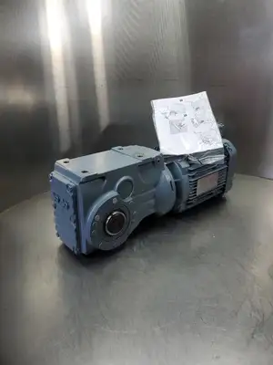 USED SEW-EURODRIVE KA47 DRE90L4 1740/110RPM 1.5HP 15.86 RATIO GEAR MOTOR