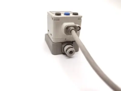 Used SMC ZSE40A-C6-T Pressure Switches Michigan US | Maverick Industrial Sales #1483207