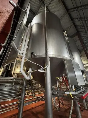 2010 MUELLER 8,300 GALLON Stainless Steel Tanks | Perry Equipment (1)