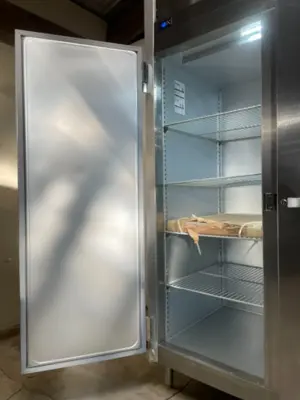 182-0175 Traulsen G30010 3 Door Reach-in Cooler Refrigerator on Casters