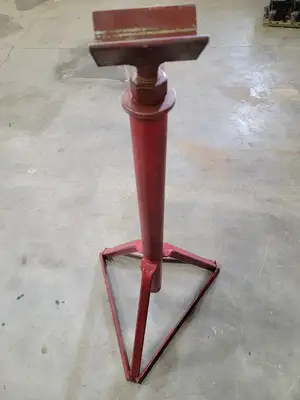 Adjustable Jack/Pipe Stand