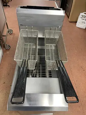 Used Venancio Used Venancio PFR40G-CB LP Fryer 40-lb Capacity with Millivolt Controls - CC Cookers / Coolers / Fryers Illinois US | Falcon Restaurant Supply #1374982