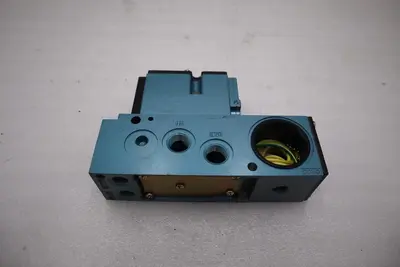 MAC VALVES INC 82A-AA-BKA-TM-DDA1-2DA  / 82AAABKATMDDA12DA (NEW) STOCK H1761