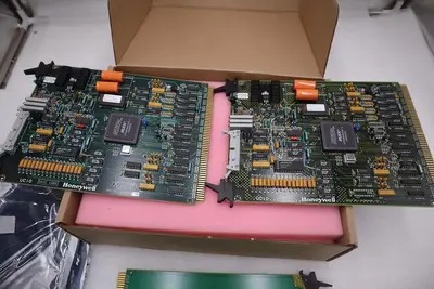 2 PIECES - NEW HONEYWELL 51305406-100 UCIO PC BOARD UNIVERSAL I/O MOD STOCK G477
