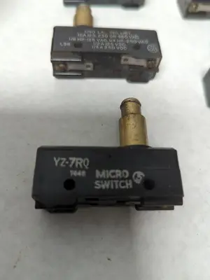 New | in-Stock HONEYWELL YZ-7RQ Miscellaneous Equipment (Electrical & Power) | Surplus Asset Holdings #1198890
