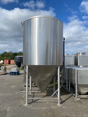 Used _UNKNOWN_ 5,600 Litre Stainless Steel Tanks GB | Perry Equipment #1136192