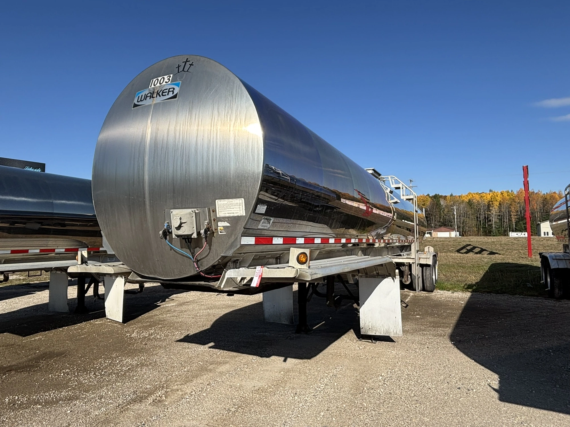 Used 2017 WALKER MILK TANKER TRAILER Liquid Supply Trailers Michigan US | Miedema Asset Management Group #1709493