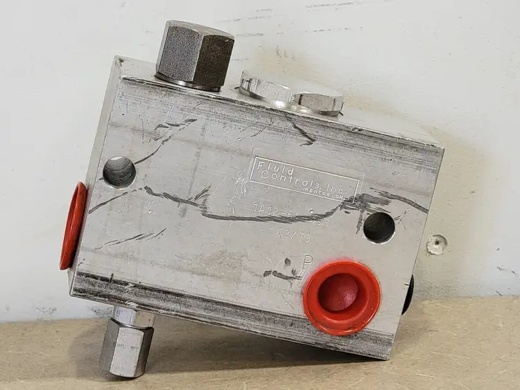 Used FLUID CONTROLS, INC 1A12-F4-40S Parts (Hydraulics and Pneumatics) British Columbia CA | Lenmark #266452