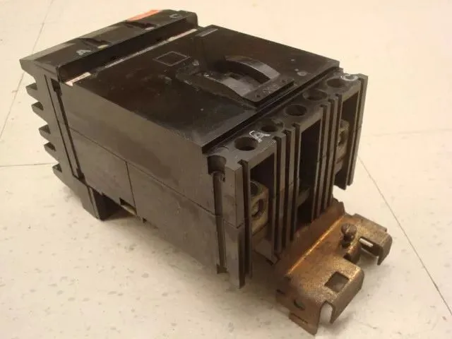 Square D FA24030AC I-Line Circuit Breaker 30 Amps 480VAC 2 Pole Black Face Used