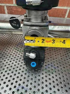 USED 5 ITT PURE-FLO STAINLESS STEEL DIAPHRAGM VALVES W/ 2" TO 1/2" SANITARY FITTING