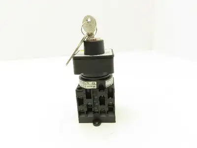 Moeller T0-3-71374GB Key Switch Manual Motor Controller 3PH 2Pos 16A 600VAC 10HP