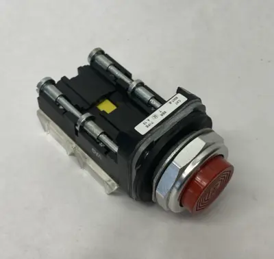 USED ALLEN-BRADLEY SER. T MOMENTARY PUSHBUTTON RED W/ 2X 800T-XA CONTACT BLOCK