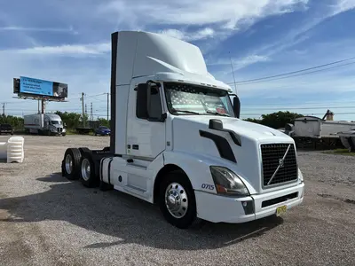 Used 2016 VOLVO VNL64T300 Conventional trucks Texas US | Proxy Equipment #1426088