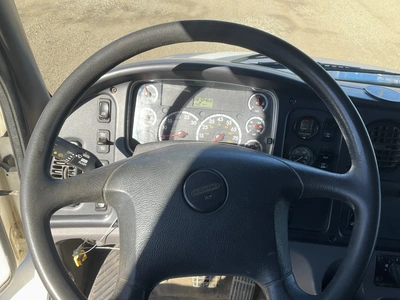 Used 2017 FREIGHTLINER GLIDER KIT Box trucks Michigan US | Miedema Asset Management Group #1579188