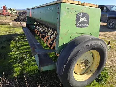 USED 1986 JOHN DEERE 8300
