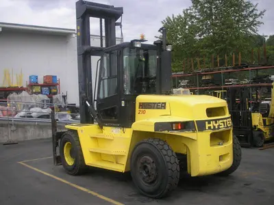 USED HYSTER Internal Combustion Forklifts: Pneumatic Tire