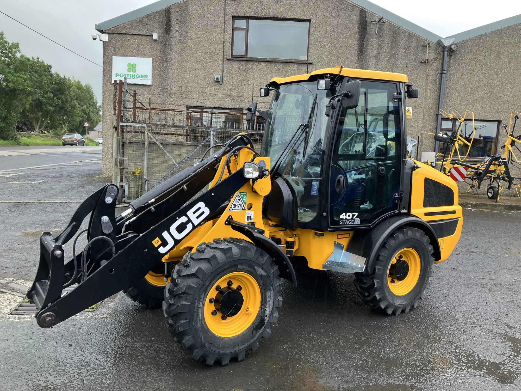 USED 2024 JCB 407